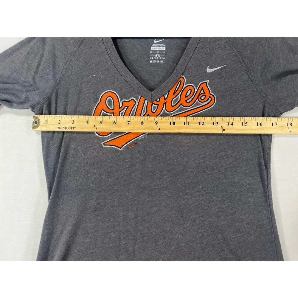 Nike Baltimore Orioles MLB Women Gray V-Neck T-Shirt Medium 25900X-OR5
